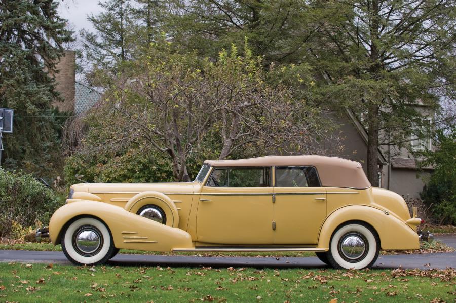 Cadillac Series 452D V16 Imperial Convertible 1935 года  (фото 3 из 7)